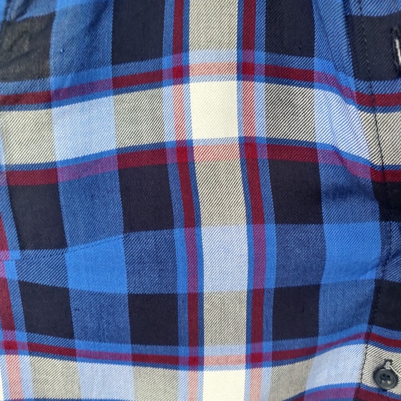 NWT - sleeveless shirt - Picture 4 of 9